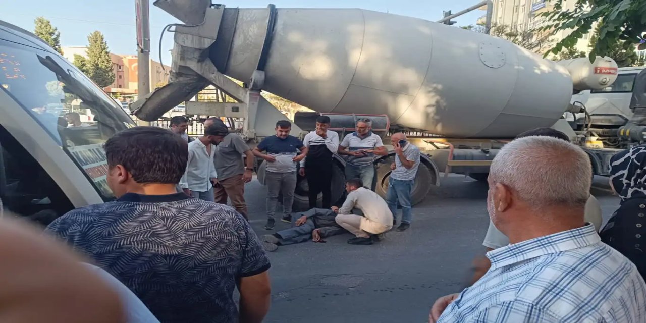 Mardin'de beton mikseri çarpan yaşlı adam hayatını kaybetti
