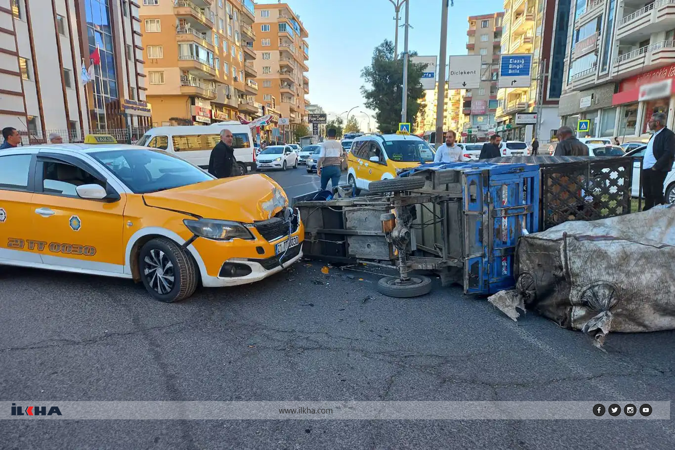 Diyarbakır'da maddi hasarlı trafik kazası