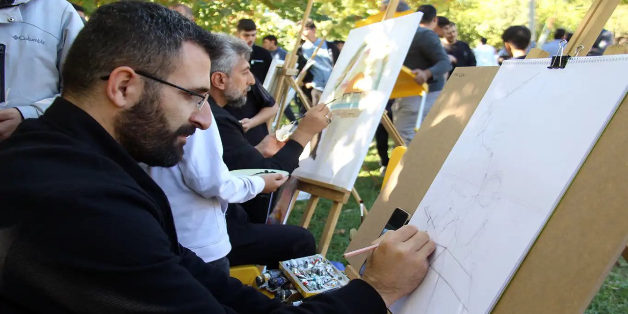 Onlar çizgi ve resimleriyle Gazze'nin sesini duyuruyor