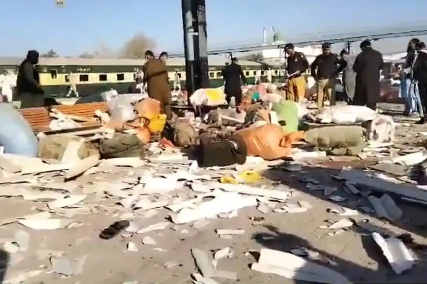 Li Pakistanê di îstasyona trênê de bi bombeyê êrîş hat kirin: 24 mirî, 46 birîndar