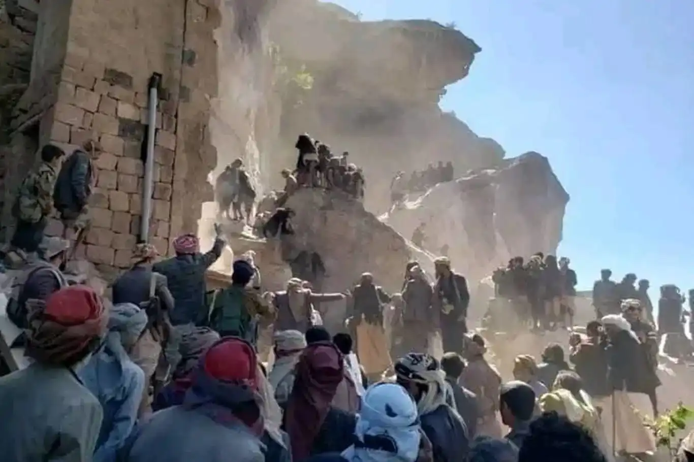 Li Yemenê hezaz: 7 mirî