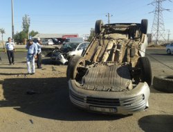 Siverek'te iki araç çarpıştı; 6 yaralı
