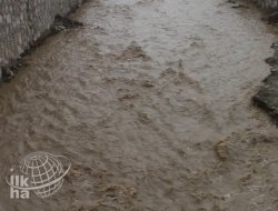 Eriyen Karlar Taşkınlara Sebep Oldu