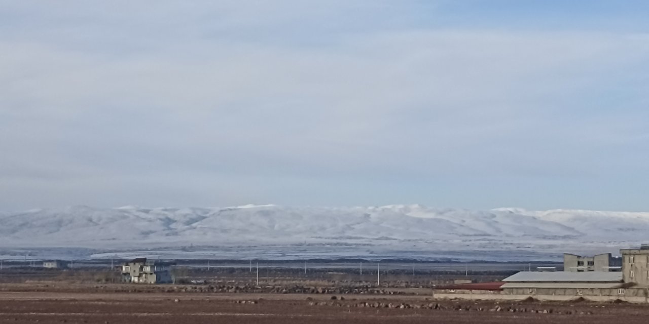 Karacadağ dünkü kar yağışı sonrası beyaza büründü