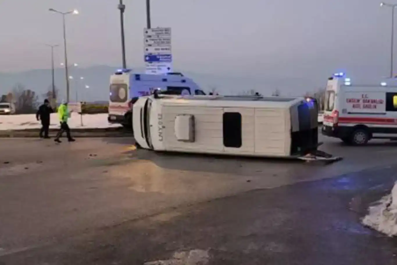 Li Dûzceyê serwîsa karkeran qeza kir: 7 birîndar