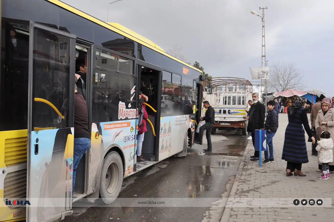 Kadınlara 'özel ulaşım araçları' talebi