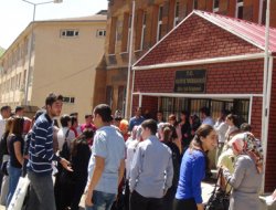 Cezaevlerinde katip olmak için yarıştılar