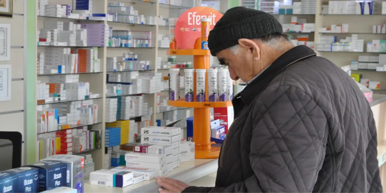 Eczacılar: Türkiye'deki ilaç sıkıntısının sebebi, sabit kur uygulamasıdır