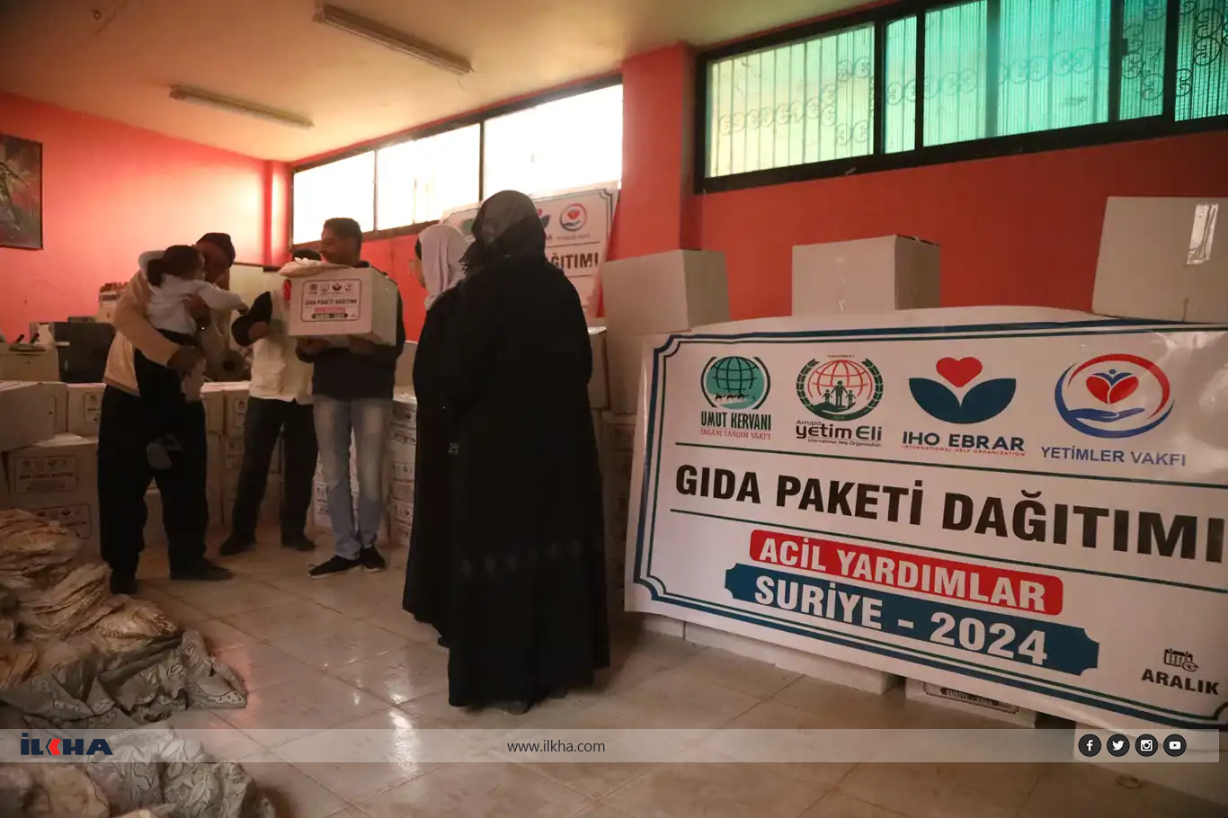 Karwana Hêvîyê li Sûrîyeyê xwarin û nan belav kir