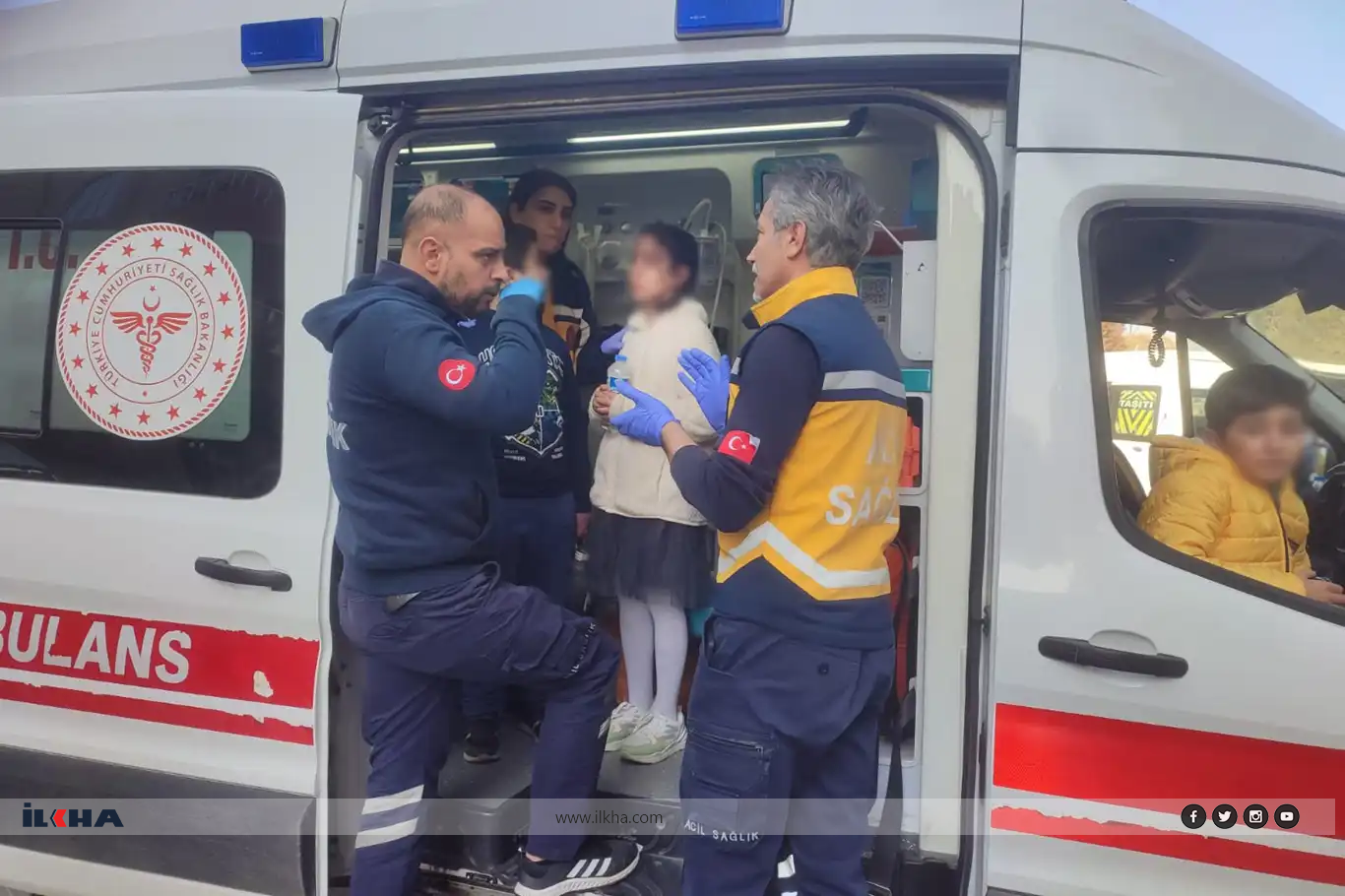 Batman'da otomobil ile öğrenci servisi çarpıştı: 20 yaralı