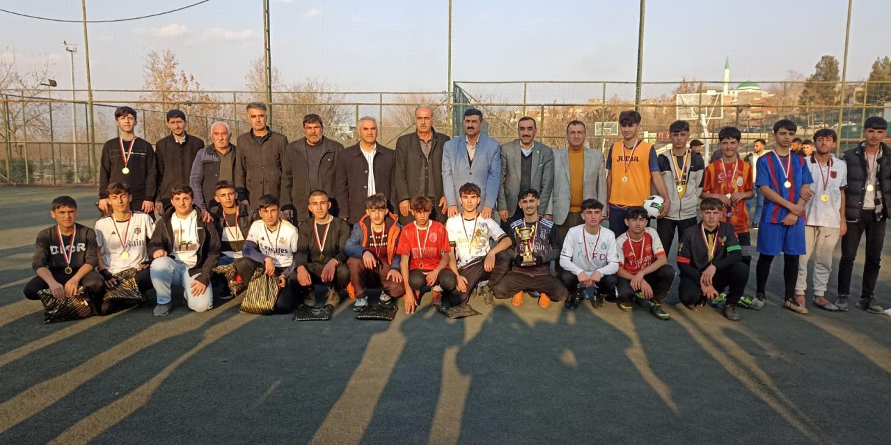 'Aksa Tufanı' Turnuvasını Yaprakbaşı (Barê) takımı kazandı