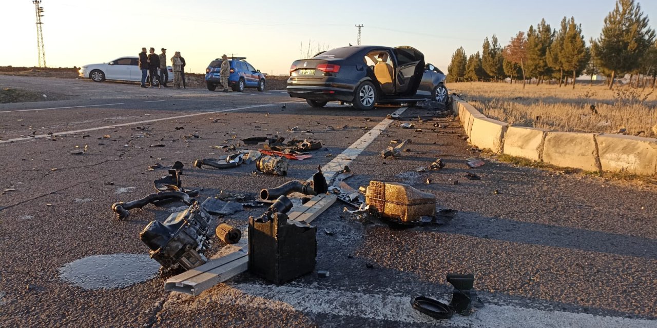 Çınar'da kamyon ile otomobil çarpıştı