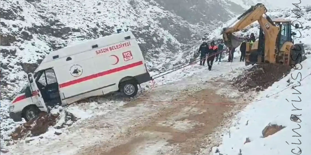 Sason Çalışırlar yakınlarında cenaze aracı uçuruma yuvarlanmaktan son anda kurtuldu