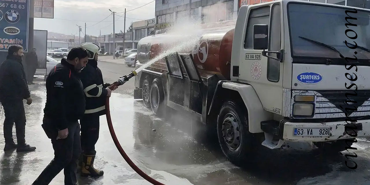 Urfa Evren Sanayi Sitesi'nde alev alan yakıt tankeri söndürüldü