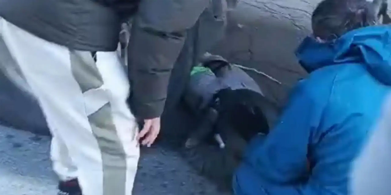 Mardin'de Tedaş Parkı mevkiinde motosiklet, tırın altına girdi, 1 yaralı