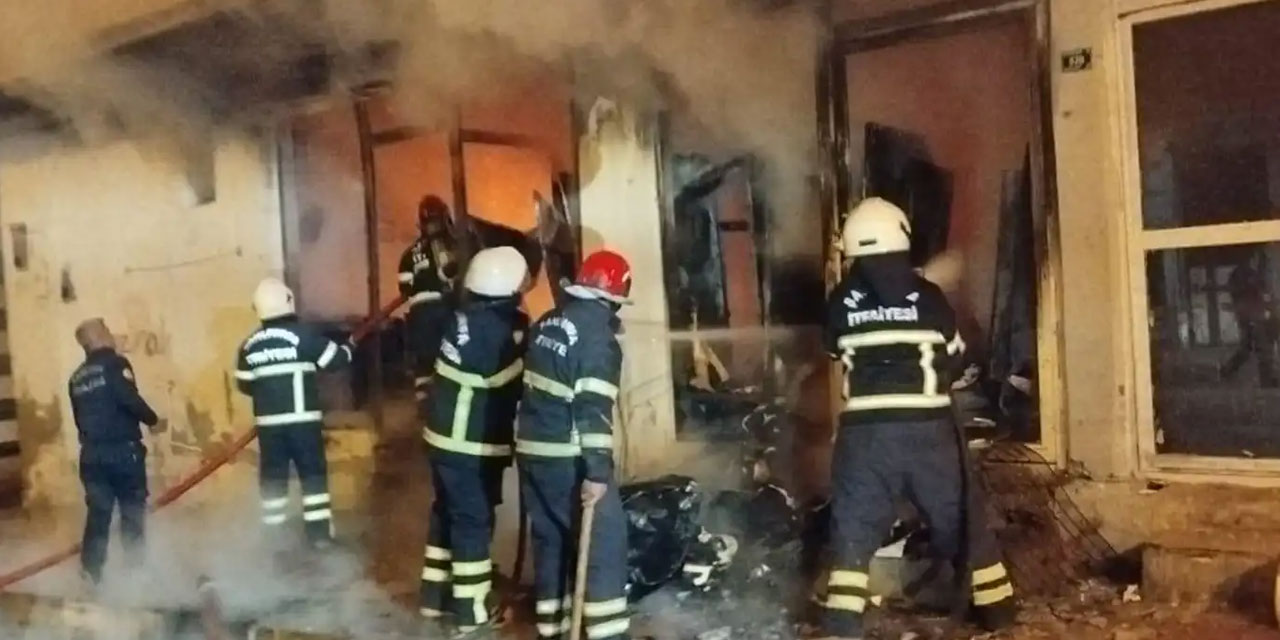 Urfa Eyyübiye Karakoyunlu Mahallesi’nde 2 iş yerinde yangın