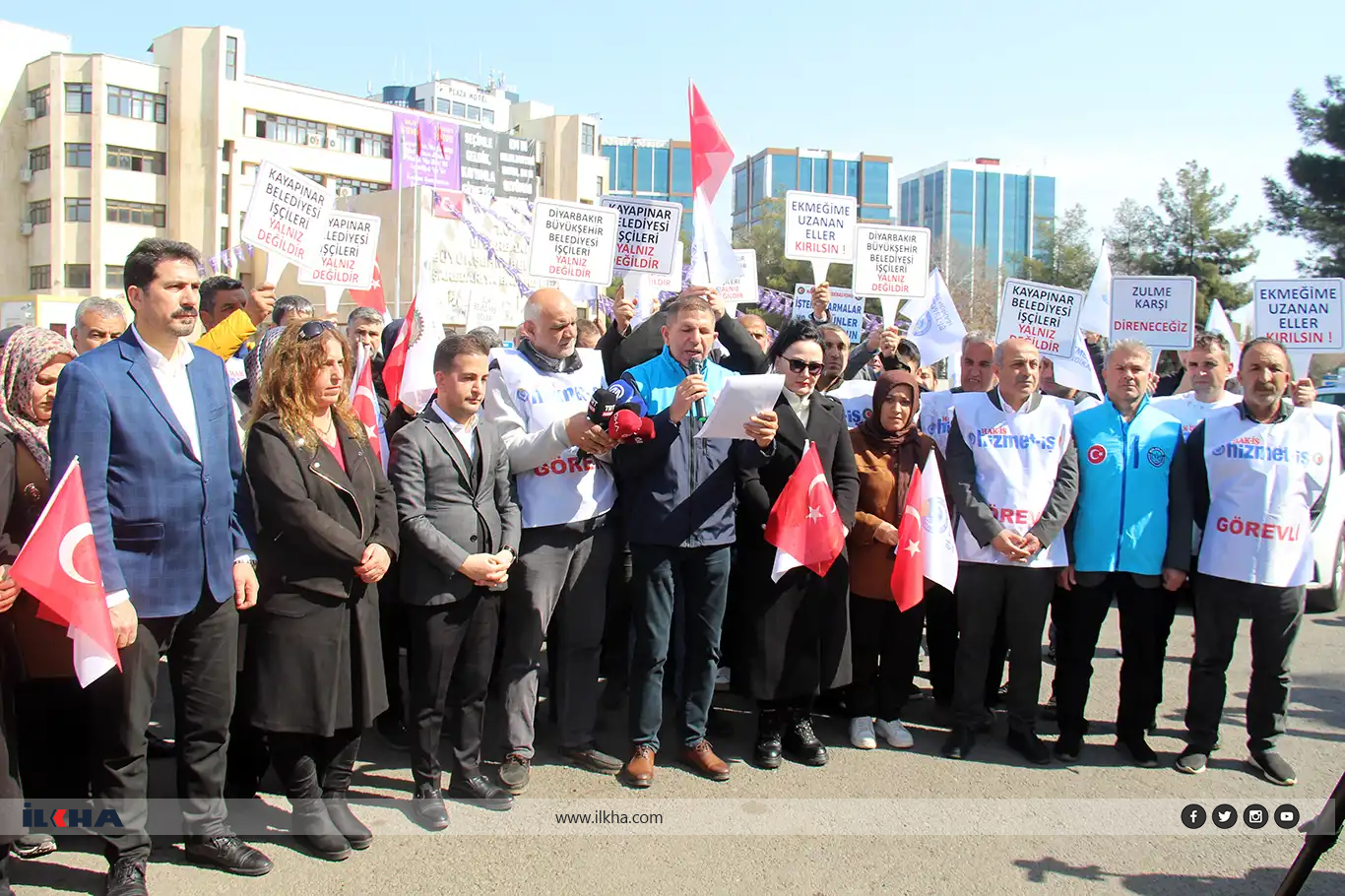 İşten çıkarılan işçilerin nöbeti Ramazan ayında da devam ediyor