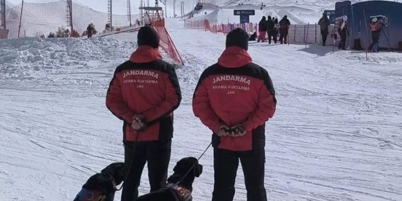 Erzurum Palandöken Kayak Merkezi'nde yasaklı bölgelerde kayak yapan 5 kişiye ceza