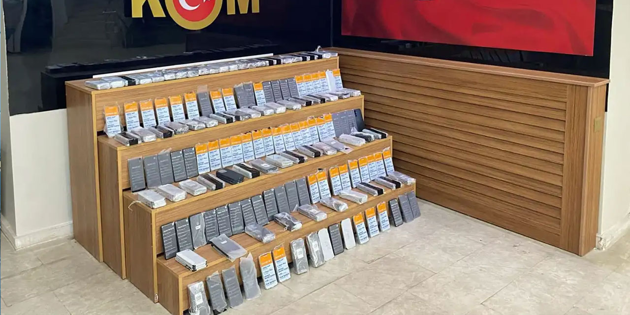 Urfa'da 4 milyon TL'lik kaçak telefon ele geçirdi