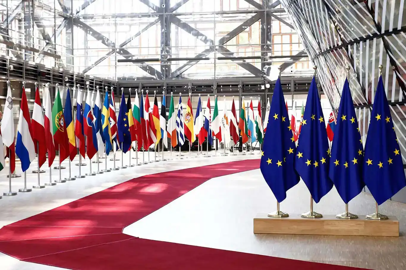 Ji Yekîtiya Ewropayê qerara çekdarbûnê