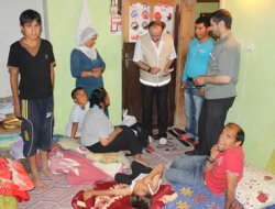 Vefa Der'den muhtaç ailelere gıda yardımı