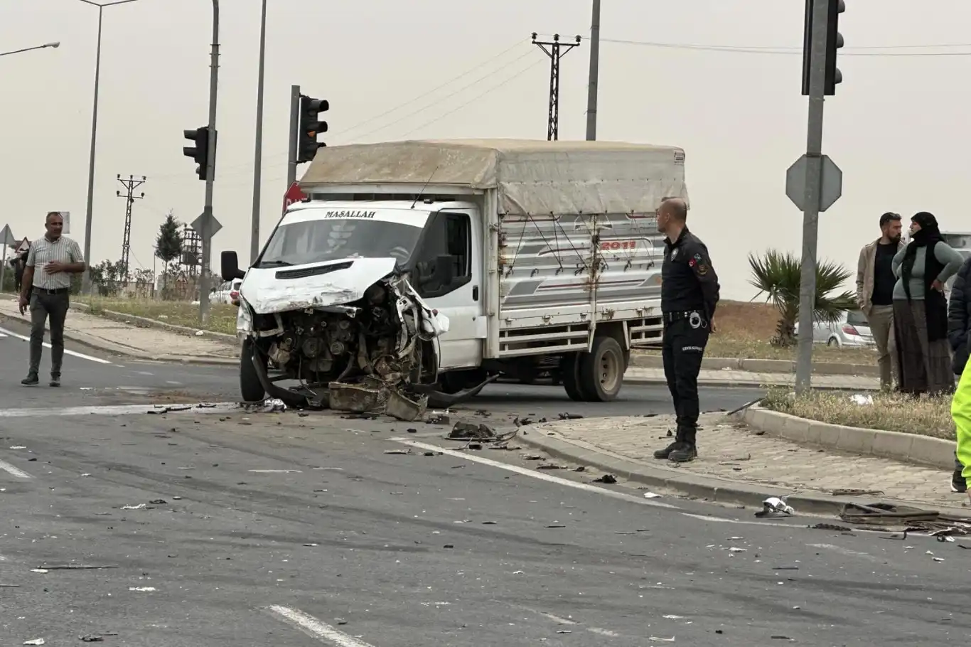 Mardin’in Nusaybin ilçesinde akaryakıt yüklü tanker ile kamyonet çarpıştı: 4 yaralı
