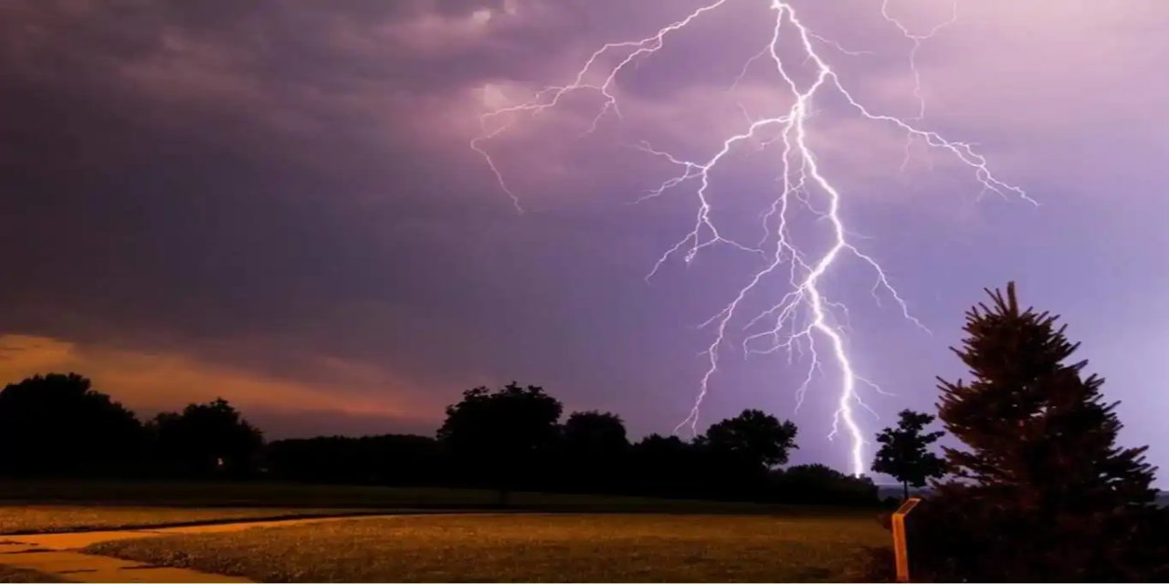 Li Hîndistanê brûsk li erdê ketin: 22 mirî