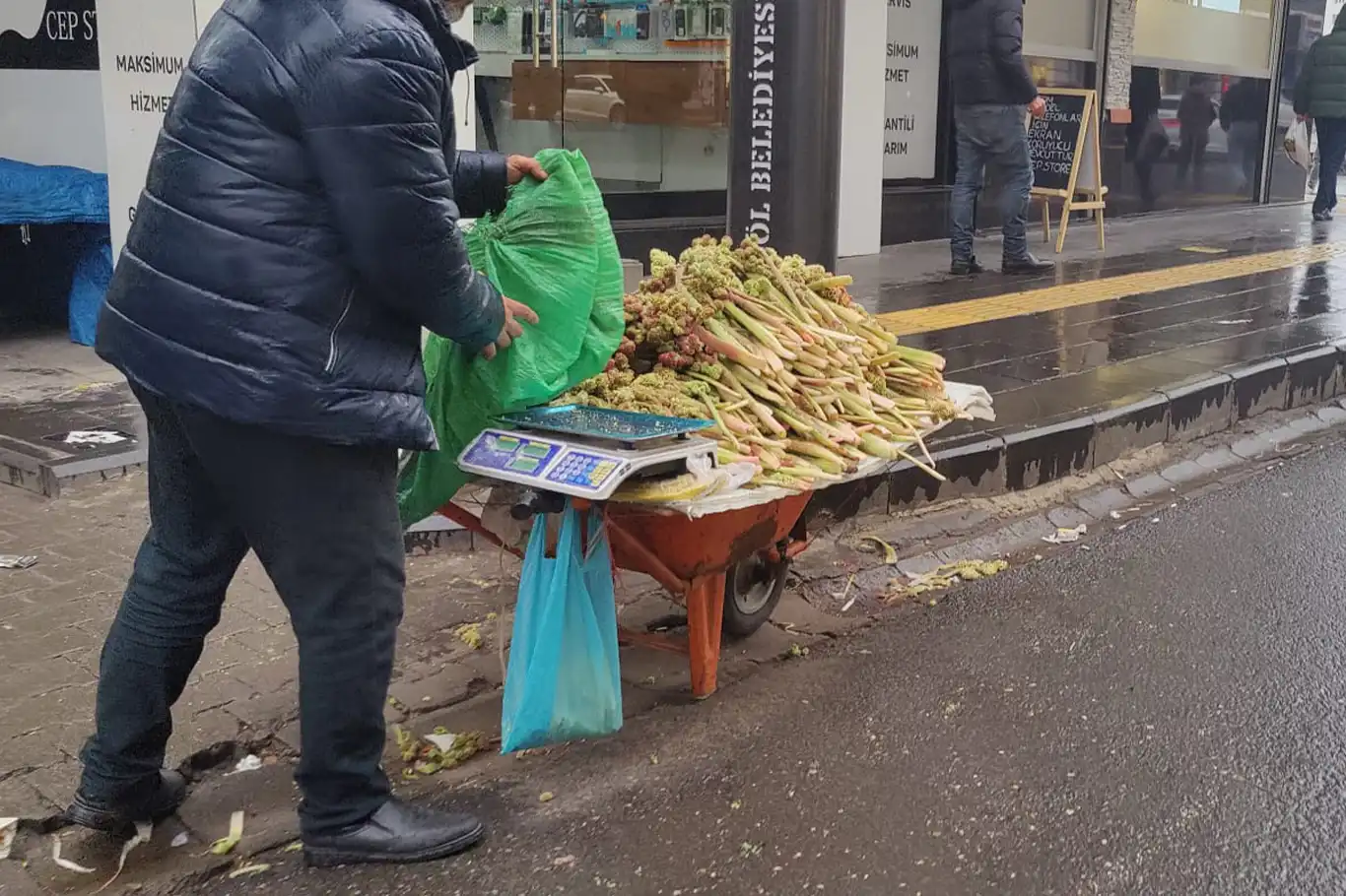 Bingöl'de dağ muzu tezgâhlarda yerini aldı