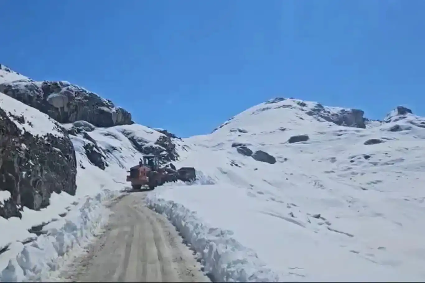 Li Şirnexê barîna berfê tesîrdar bû
