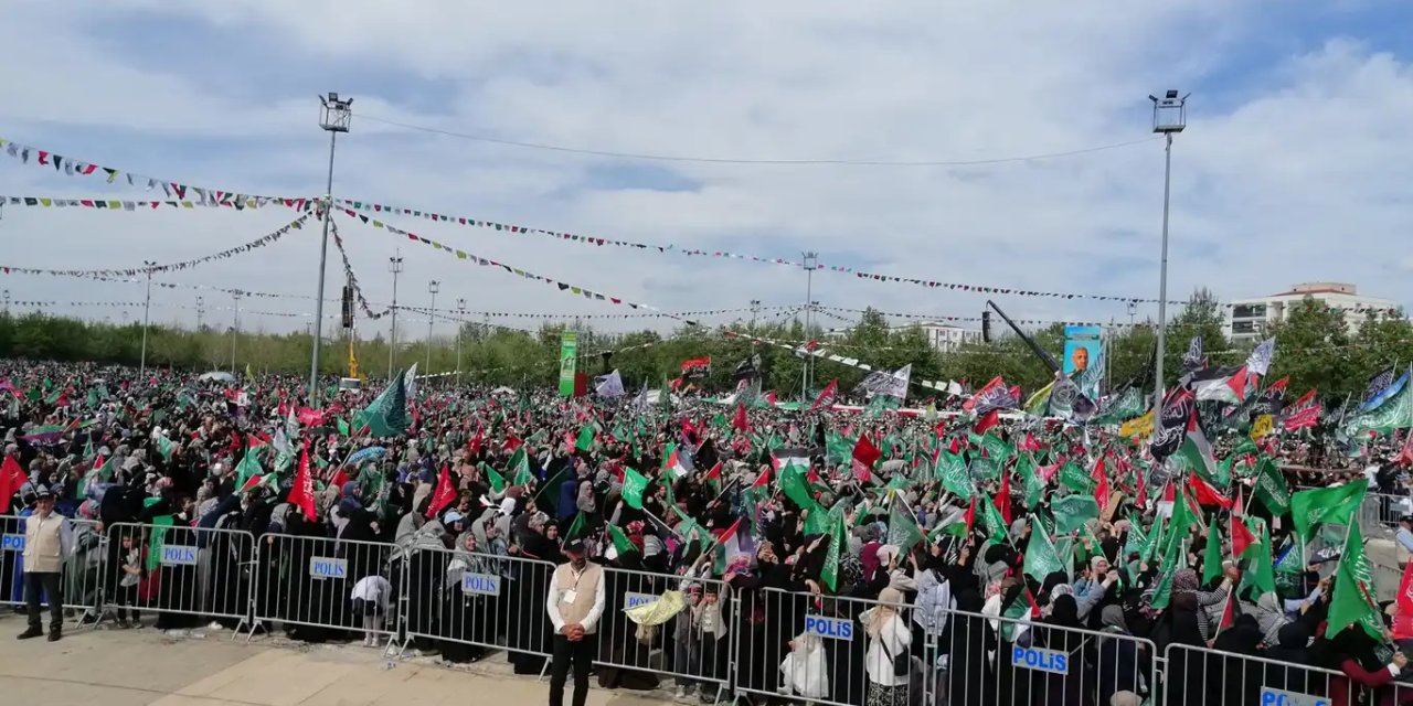Zekeriya Yapıcıoğlu'ndan Diyarbakır Mevlid-i Nebi etkinliği paylaşımı