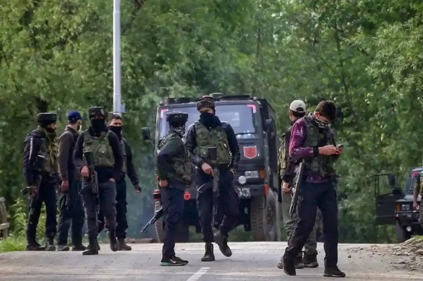 Li Keşmîrê êrîş li geştyaran hat kirin: 20 mirî