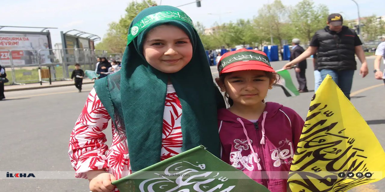 Ji dilên biçûk hezkirina mezin: Em ji Pêxemberê xwe pir hez dikin