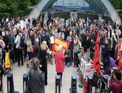 Londra`da G8 Protestoları Sürüyor