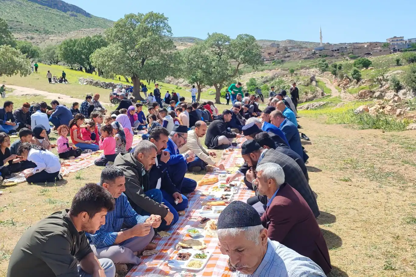 Mardin’in Dargeçit ilçesinde “Zew” geleneği yıllardır dualarla sürdürülüyor