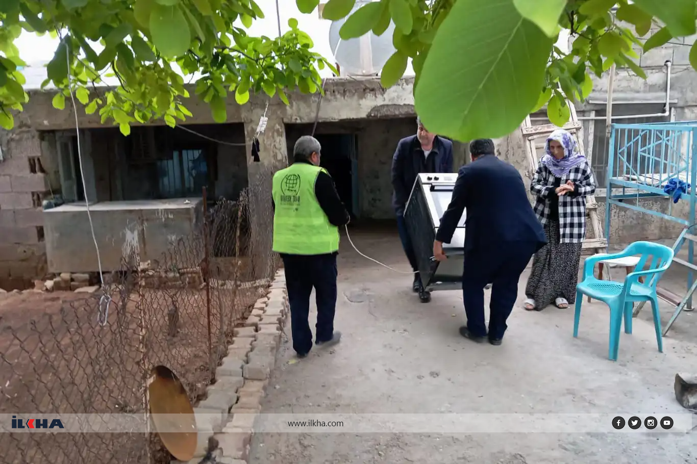 Mardin'de karanlıkta kalan aileye Umut Kervanı'ndan yardım eli