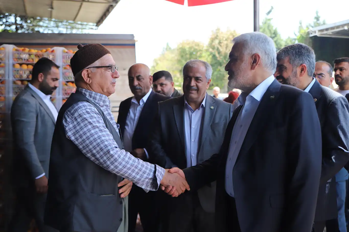 HÜDA PAR Genel Başkanı Zekeriya Yapıcıoğlu, Mersin’de STK temsilcileri ve hal esnafıyla buluştu