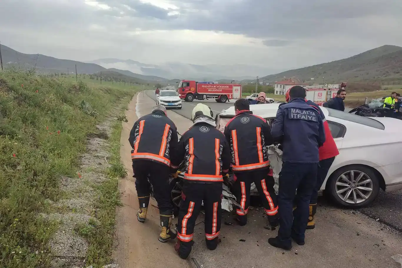 Li Meletîyê  du wesayît serî li serî li hev qelibîn: 2 mirî, 2 birîndar