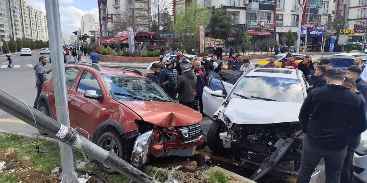 Diyarbakır'da nisan ayında 589 trafik kazasında 5 kişi öldü 521 kişi yaralandı