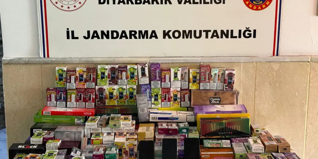 Diyarbakır'da sosyal medya üzerinden dolandırıcılık yaptıkları tespit edilen 8 kişi yakalandı