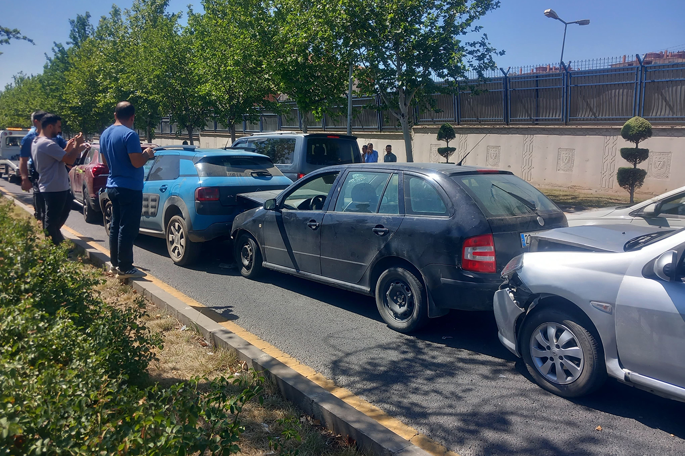 Diyarbakır-Elazığ Karayolunda zincirleme trafik kazası: 6 yaralı