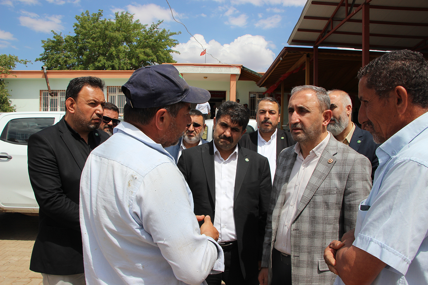 Gaziantep Milletvekili Şahzade Demir 6 gündür kayıp olan Onurcan'ı arama çalışmalarını yerinde inceledi