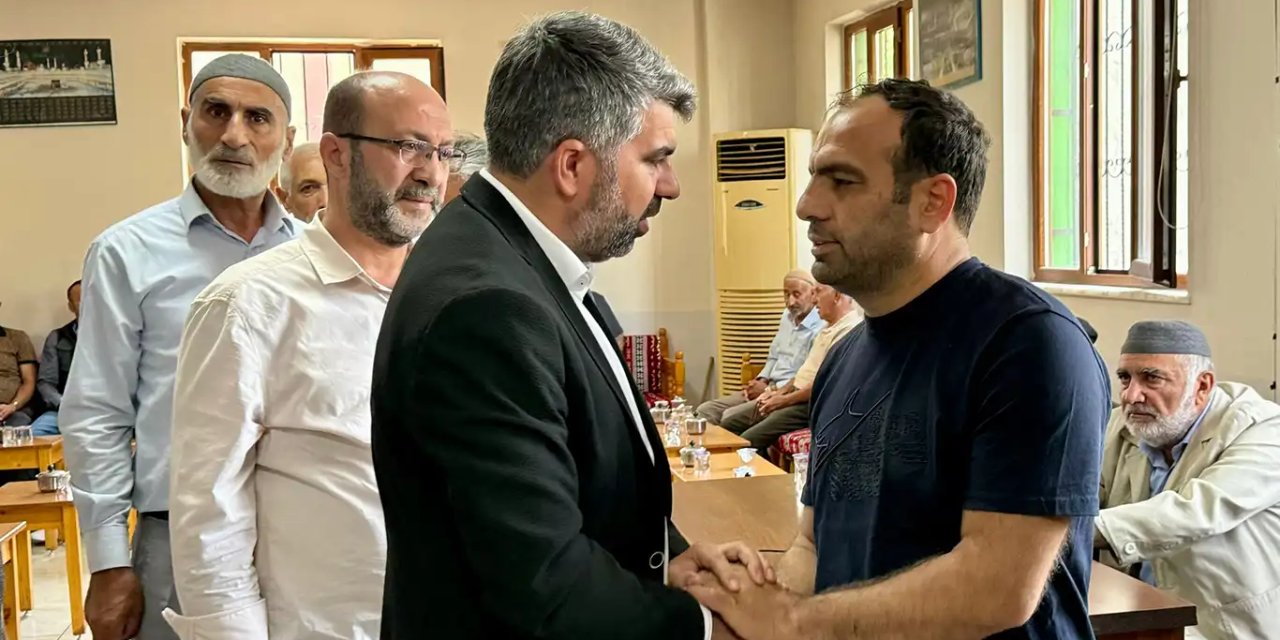 HÜDA PAR Milletvekili Dinç, Diyarbakır'da yangında hayatlarını kaybeden Çavdar ailesinin taziyesine katıldı