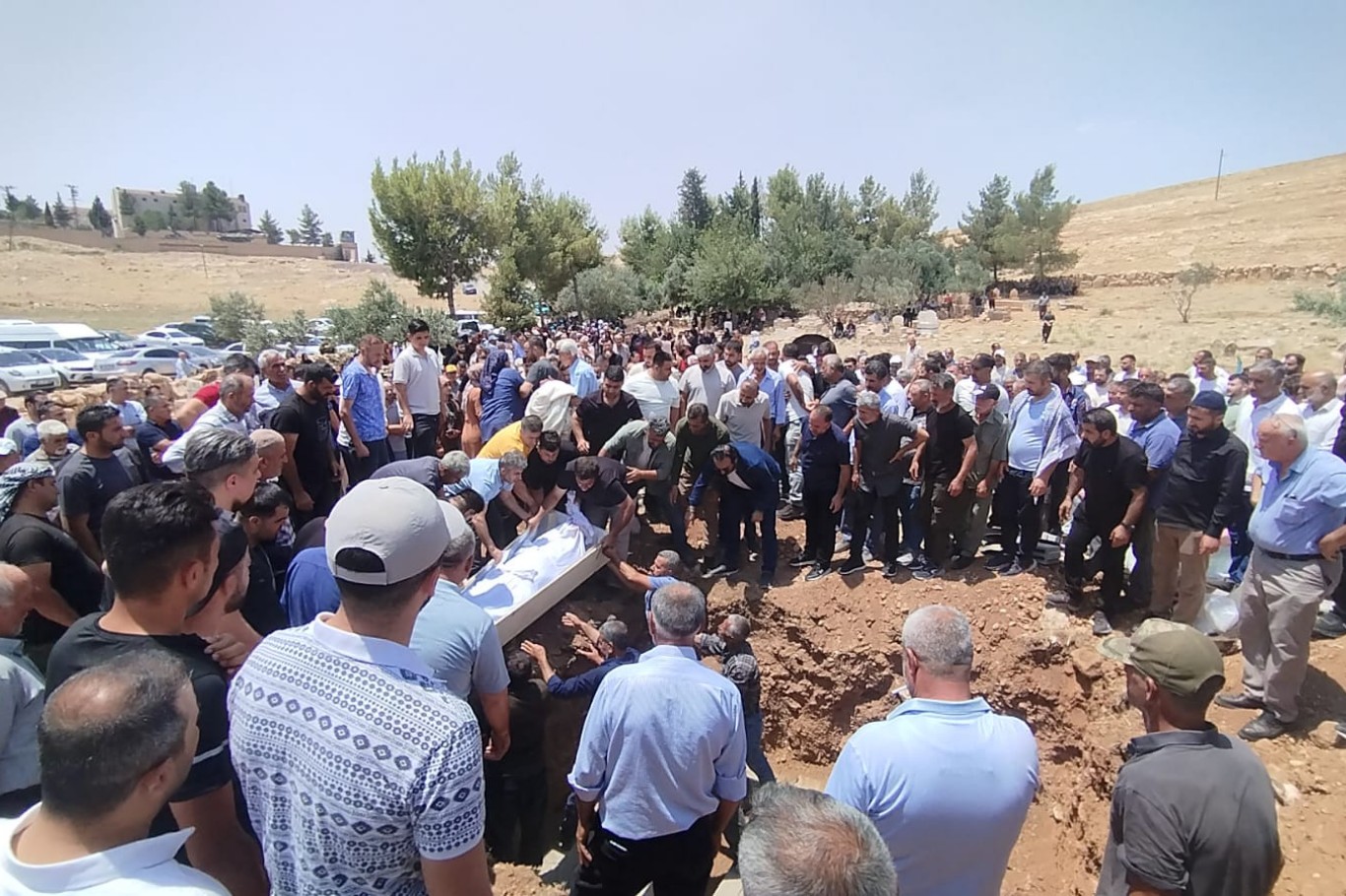 İzmir’deki kazada hayatını kaybeden 3 kardeş Mardin’de defnedildi