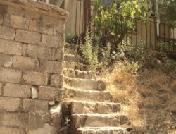 Maden'deki atıl durumdaki evler onarılıyor