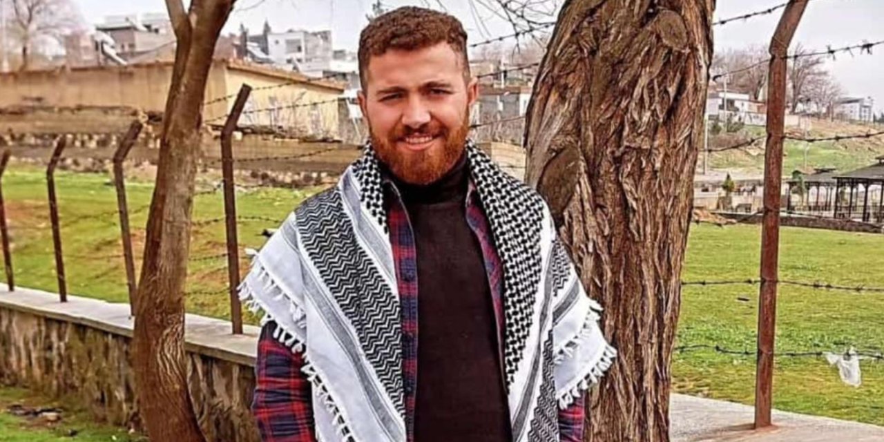 Karkerekî ciwan li Çinarê di bin traktorê de ma û jiyana xwe ji dest da