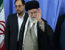 Ayetullah Ali Hamaney'den reform sonrası ilk mesaj