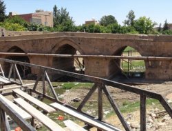 Kızıltepe'deki tarihi Taş Köprü restore ediliyor