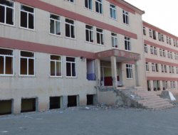 Çınar halkı metruk binalardan rahatsız VİDEO