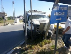 Van'da iki araç kafa kafaya çarpıştı