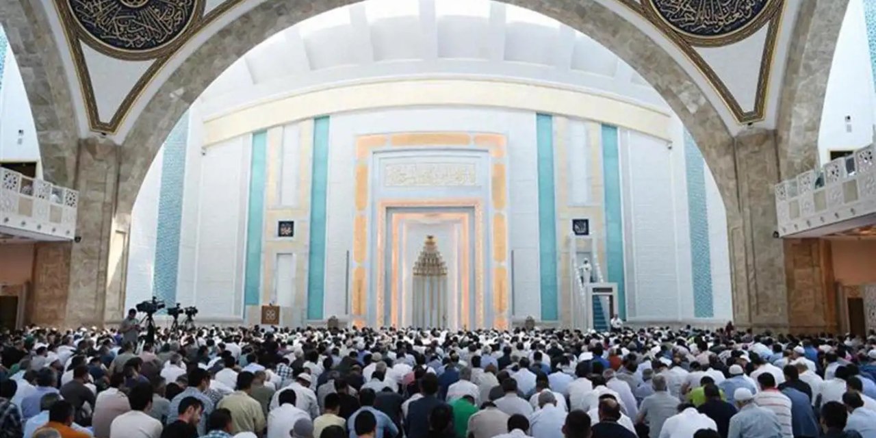 Molla Yalçın: Hutbelere yapılan itirazlar İslam'a yöneliktir